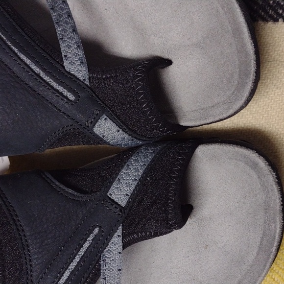 Merrell Black and Gray Terrain Comfort Sandals Sz 8 - Picture 2 of 9